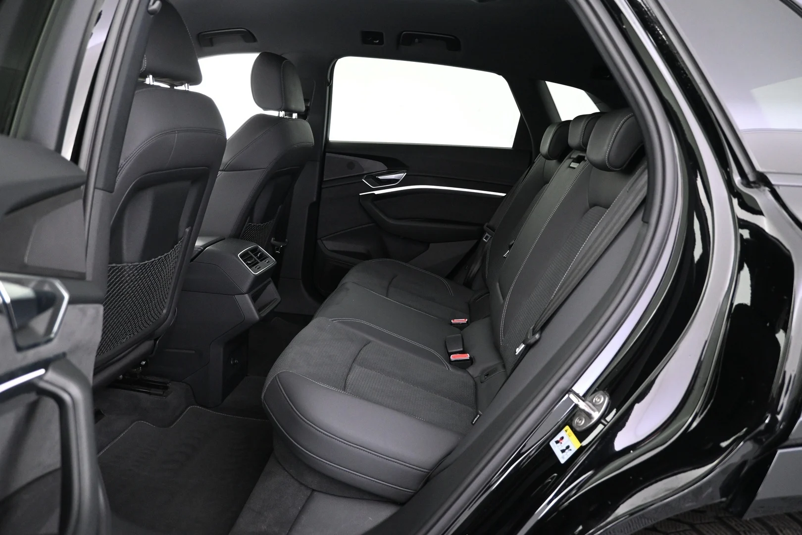 Car Image - 6LvkYvJfHlTz20ZEr3k0ji