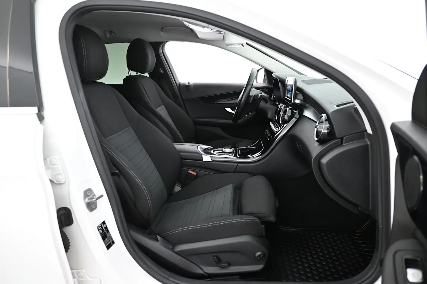 Car Image - 7lRZ0ycyLu7yAIVYkj0iPu