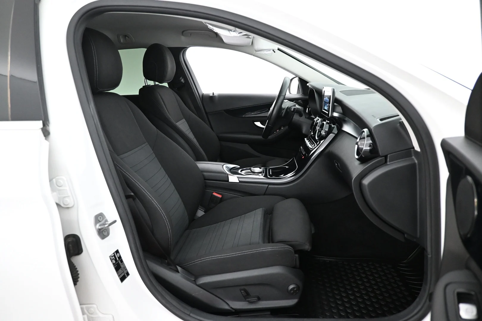 Car Image - 7lRZ0ycyLu7yAIVYkj0iPu