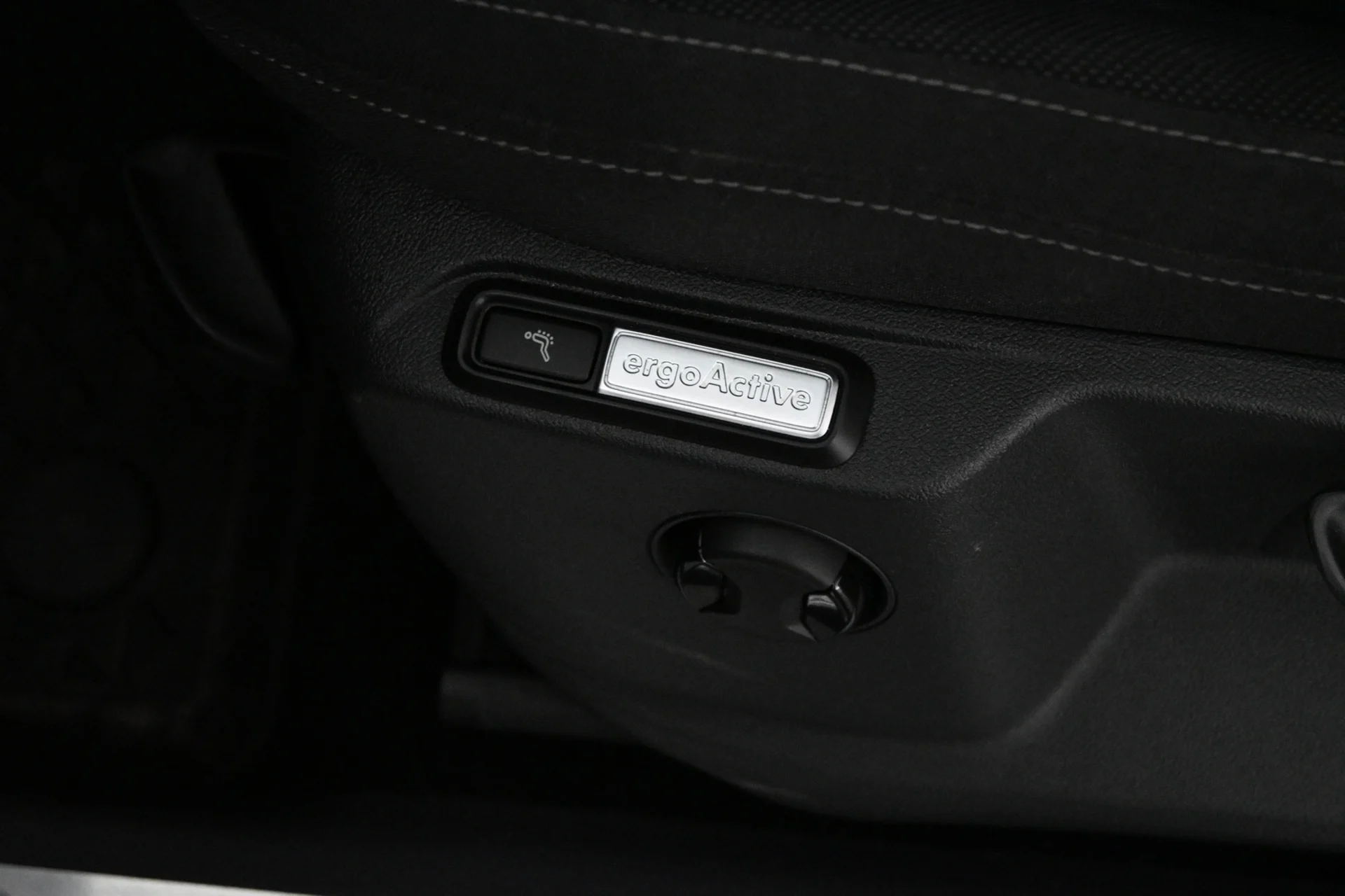 Car Image - 2rKD59vqn5oxNXq1qvcZZr