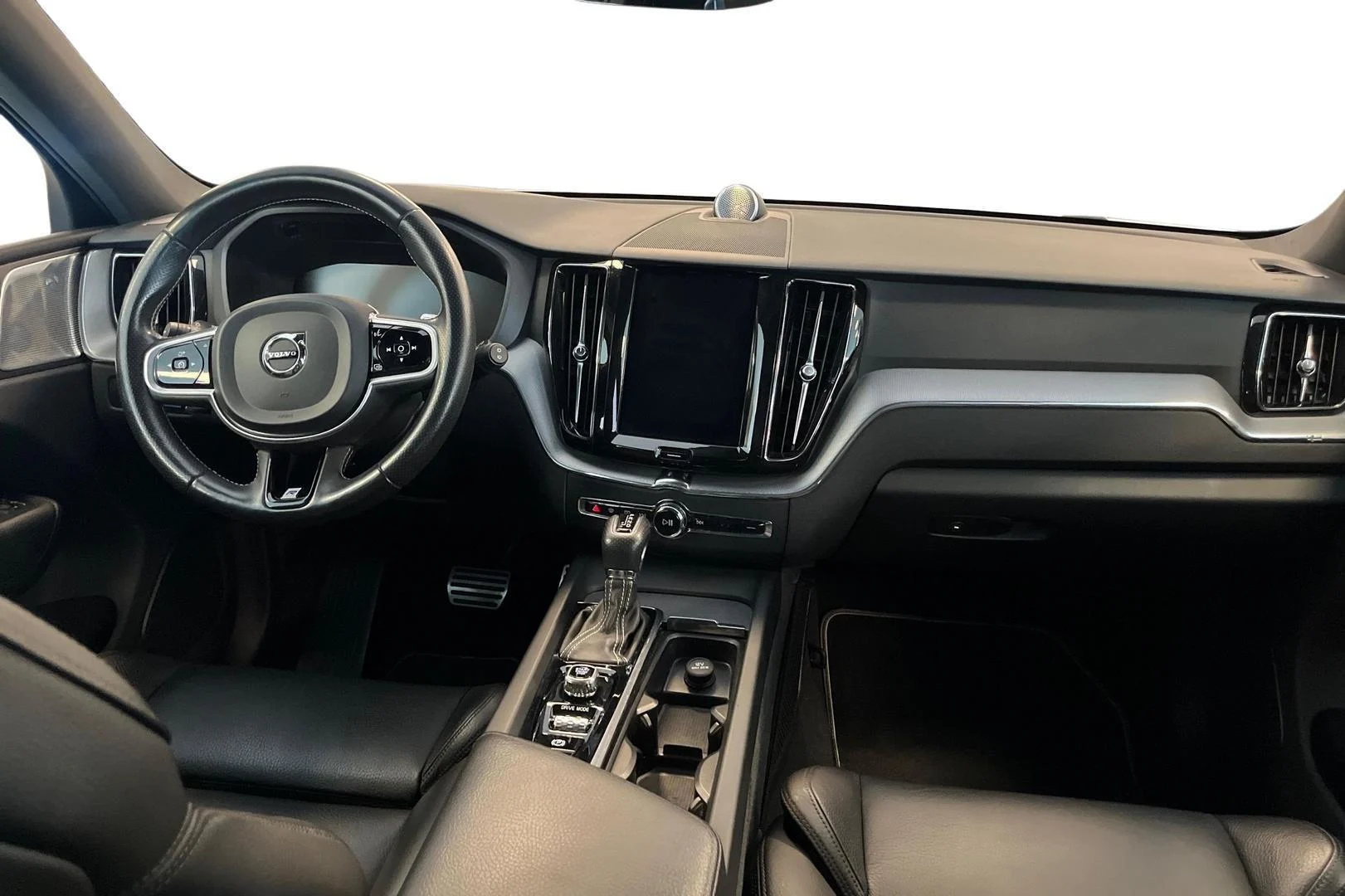 Car Image - 3l6EDJLgDFPBHglKS0TNwX