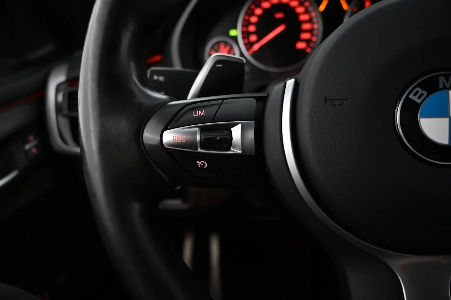 Car Image - 74YU3KjKt4oMLYOl9kUzJz