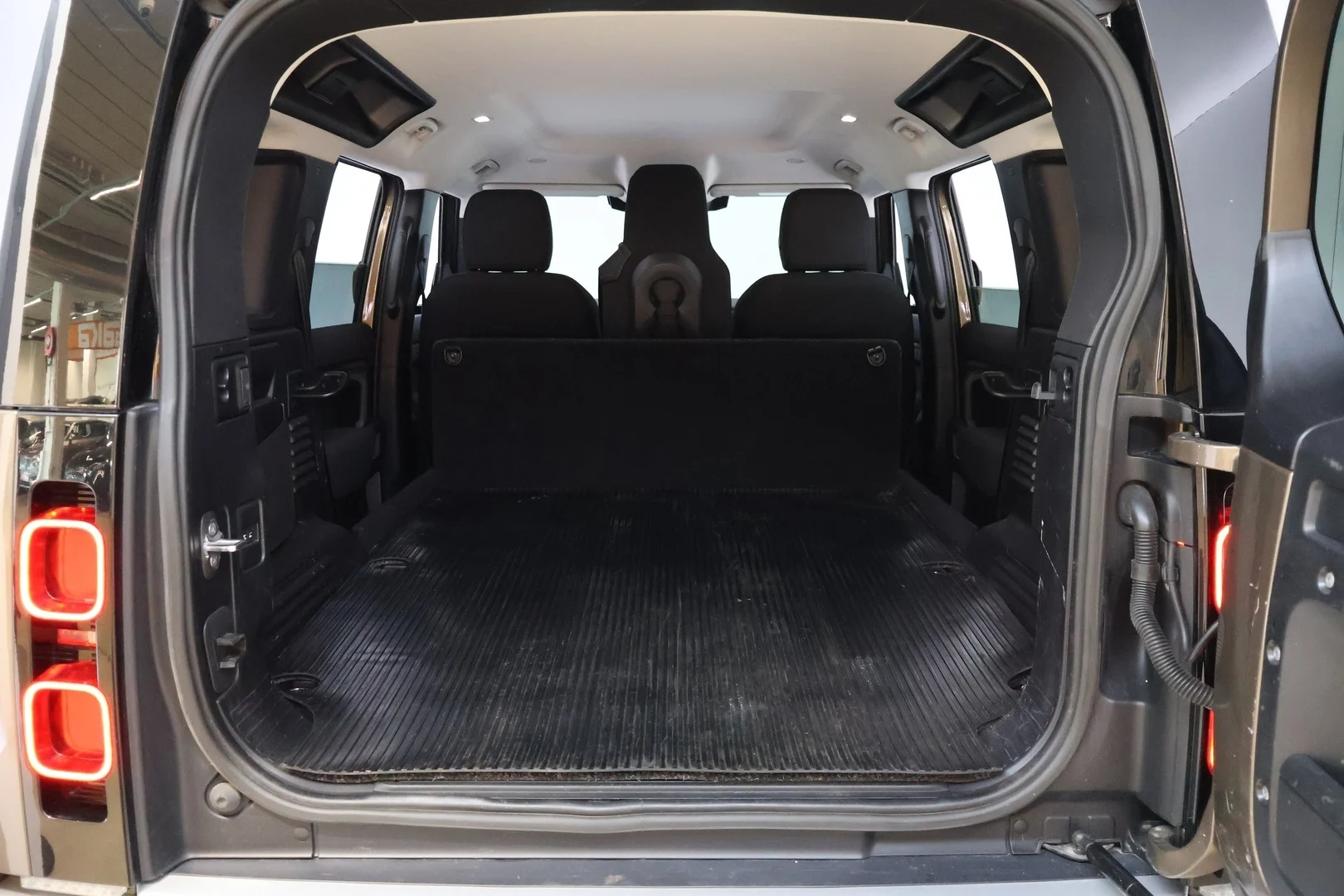 Car Image - 4C3GTPG4BUjkCEft3h9w8P