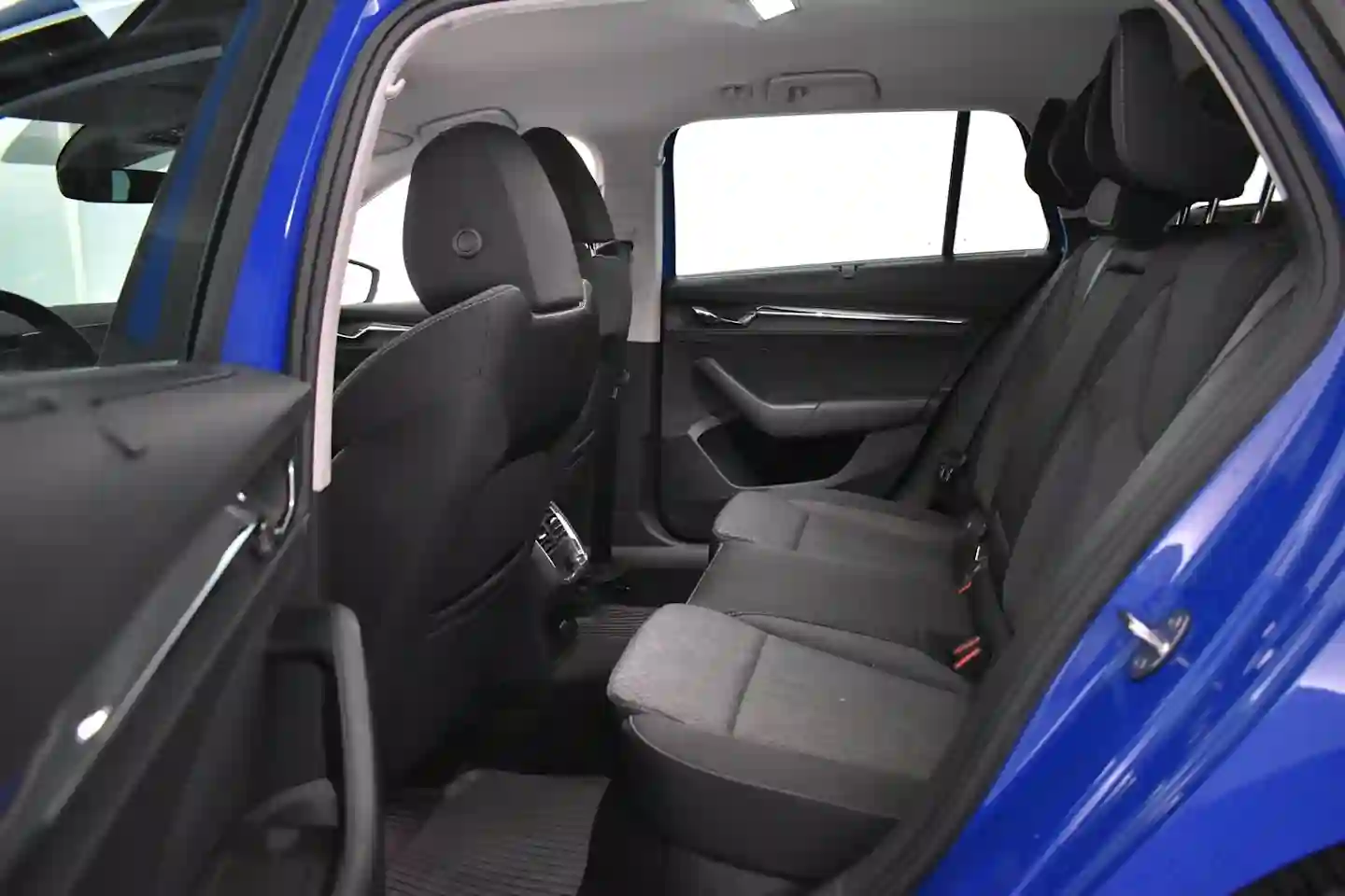 Car Image - 4Sikv2miem6Oo8Luqw4hWn