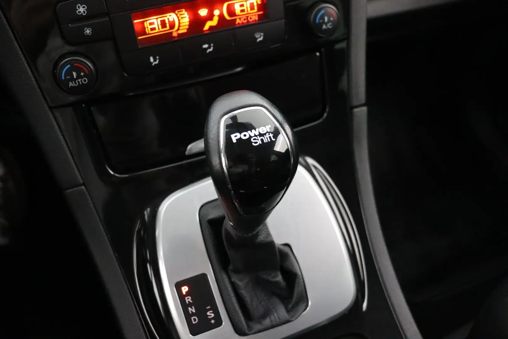 Car Image - 2GLqAUCwZXoQflogLcaJBr