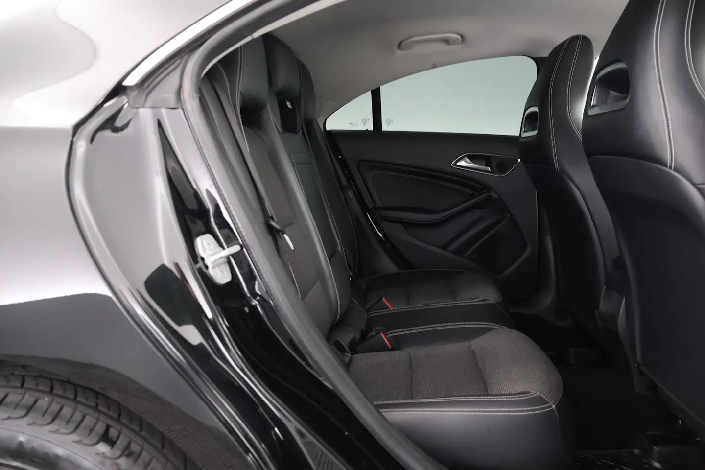 Car Image - 1DB176wg28Jr9Jg69QGBKD