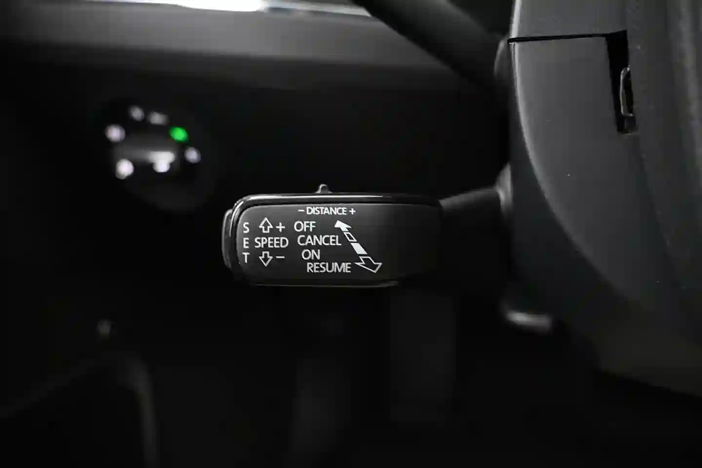 Car Image - 1hTWXRO9i0JH1CttTJJFt3