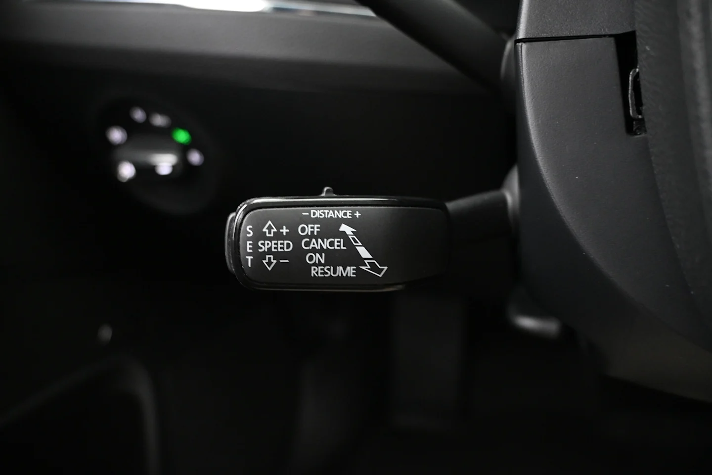 Car Image - 1hTWXRO9i0JH1CttTJJFt3