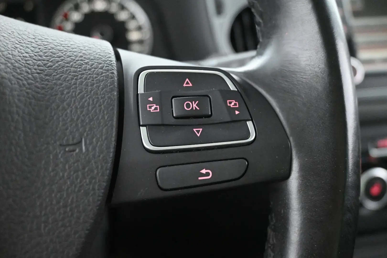 Car Image - 12I4UtnSJsnd7cRJs0fMF0