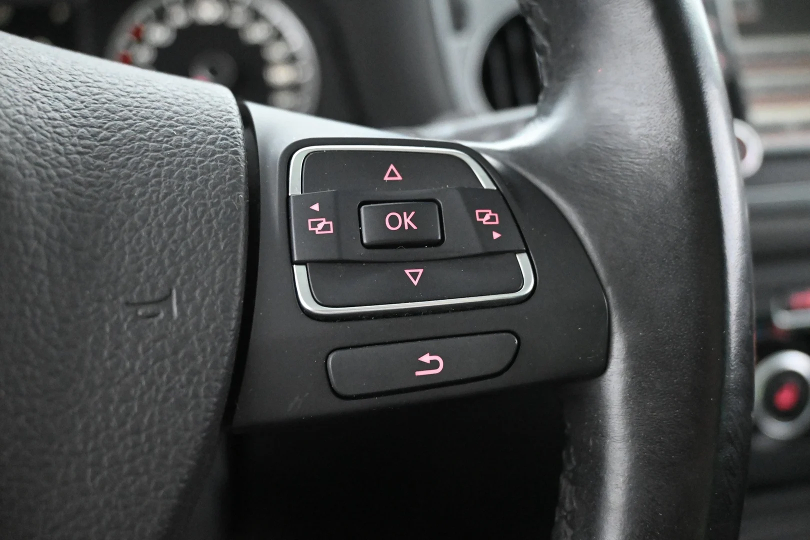 Car Image - 12I4UtnSJsnd7cRJs0fMF0