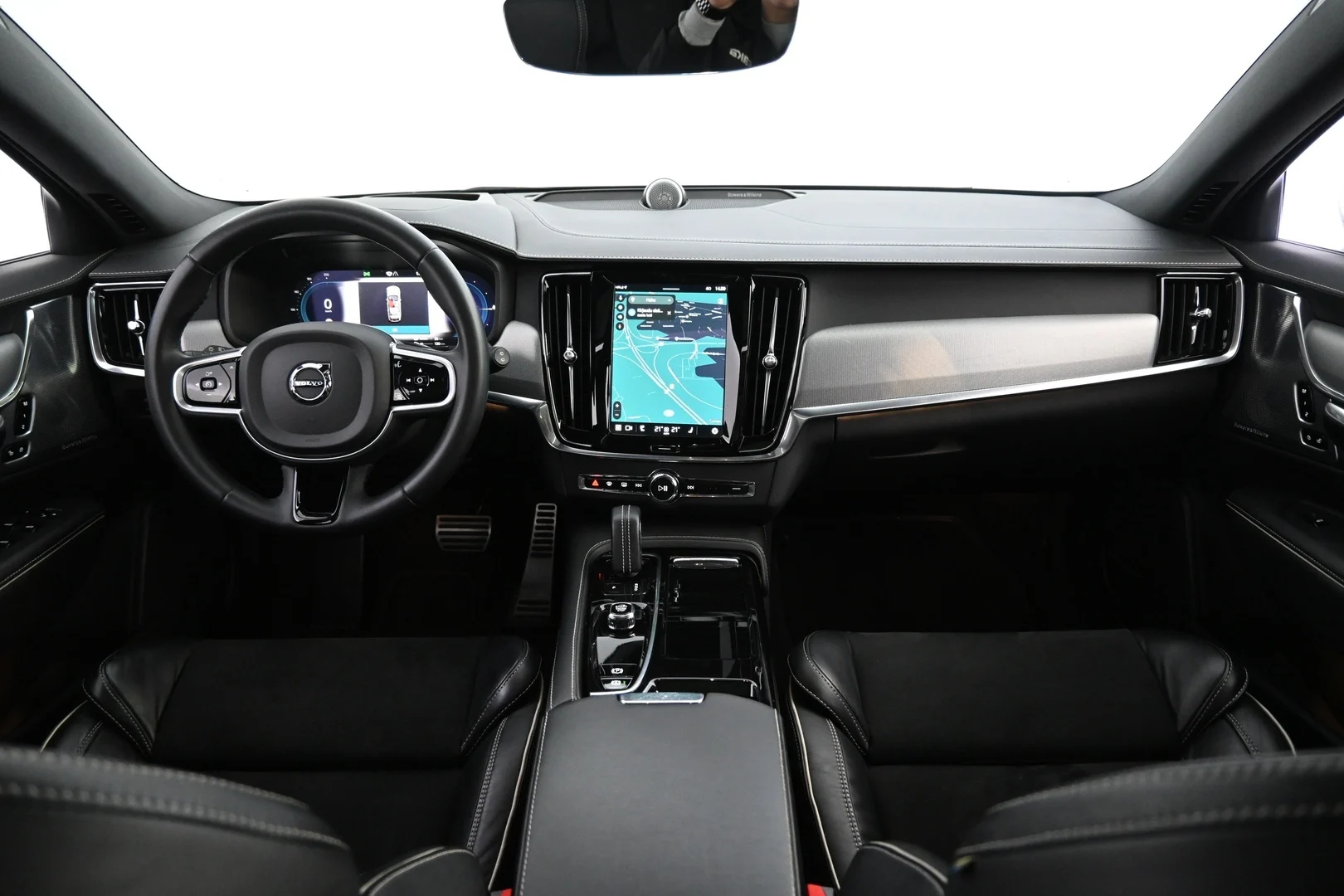 Car Image - 3lOj9wuOTHTSIPb00hsc7W