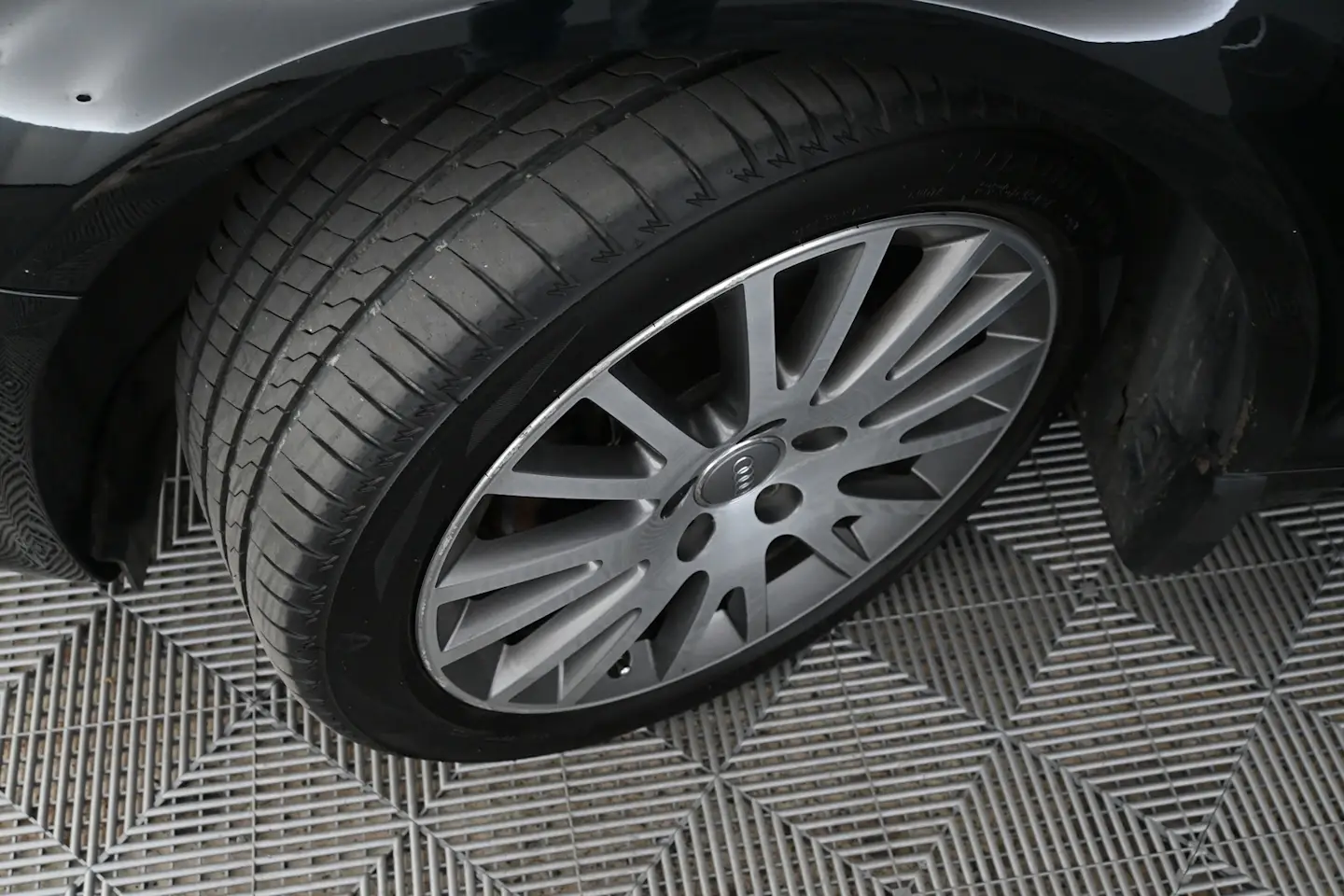 Car Image - 2kCL4xnrn2DbkslX2YoTpR
