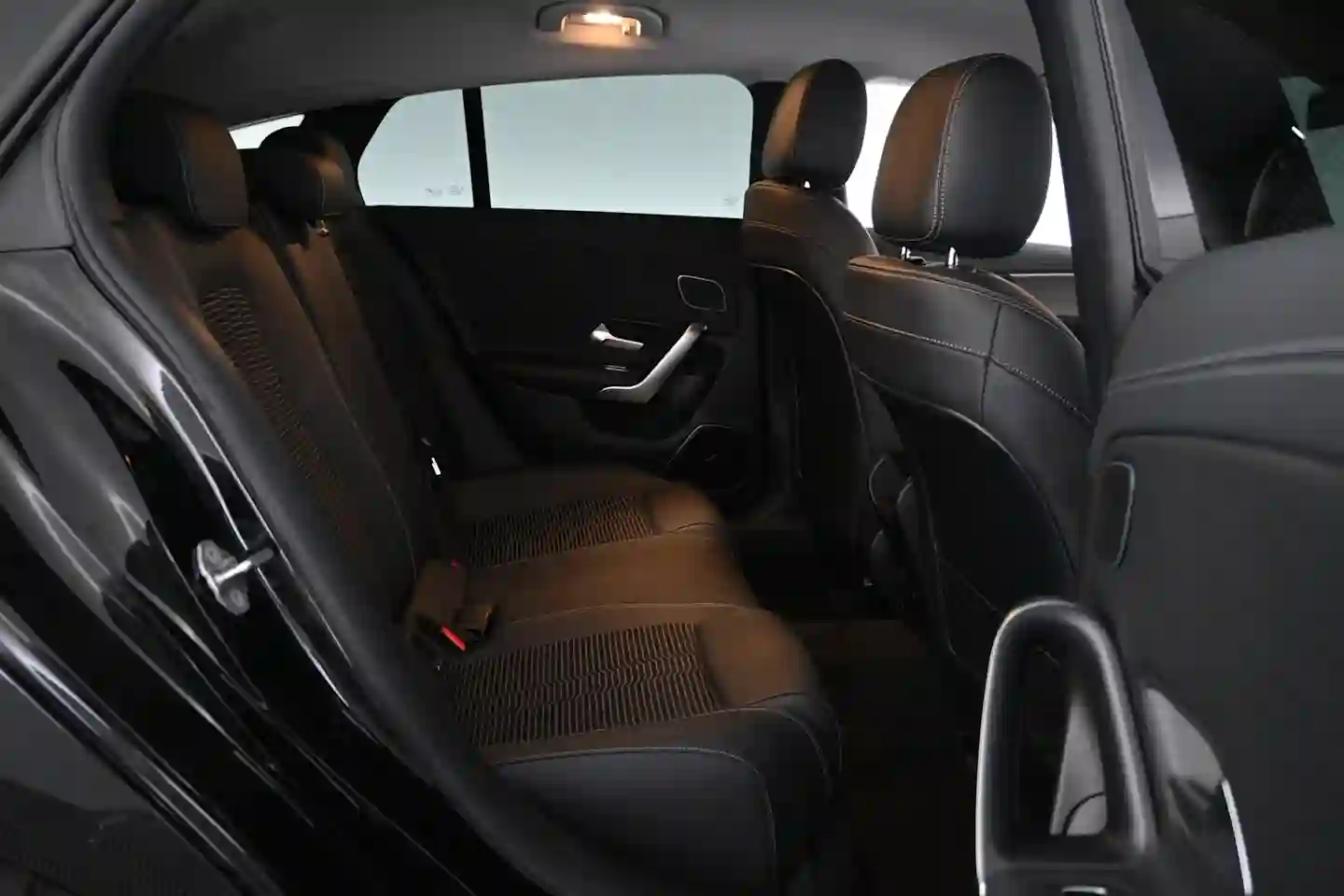 Car Image - 2GoZnysN3v2VwetC1suuLW