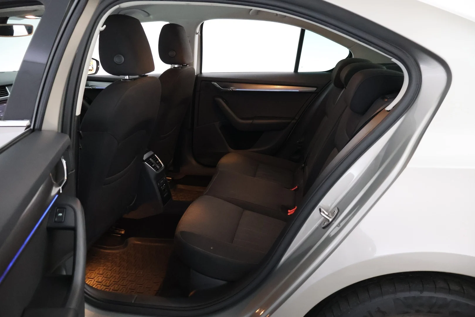 Car Image - 4K8xw0DmOrhKgv2AAUIhPb