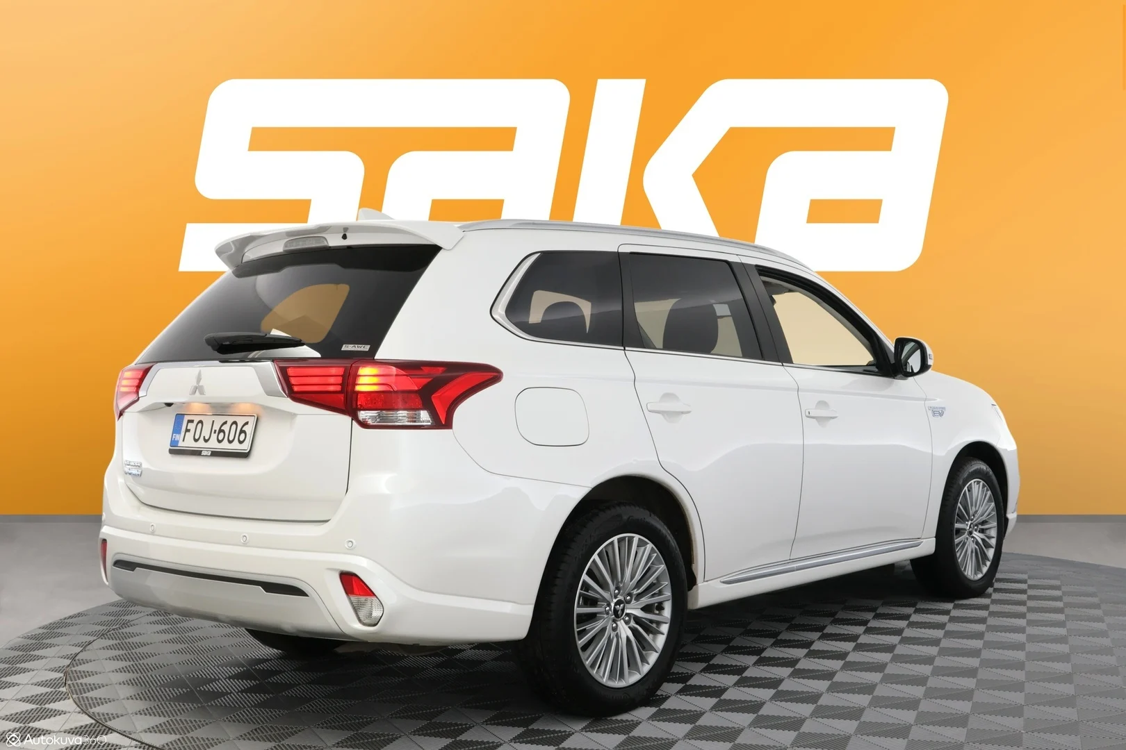 Car Image - rX3z3hcYitOiQQ46EixyI