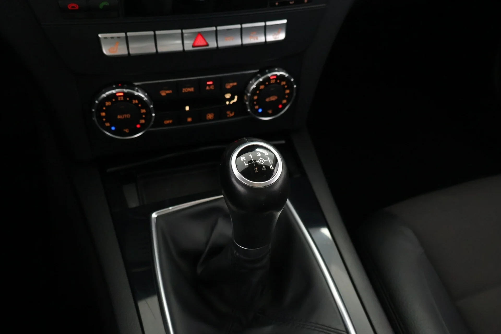 Car Image - oP04T9pJm3N47f6fYm6p2