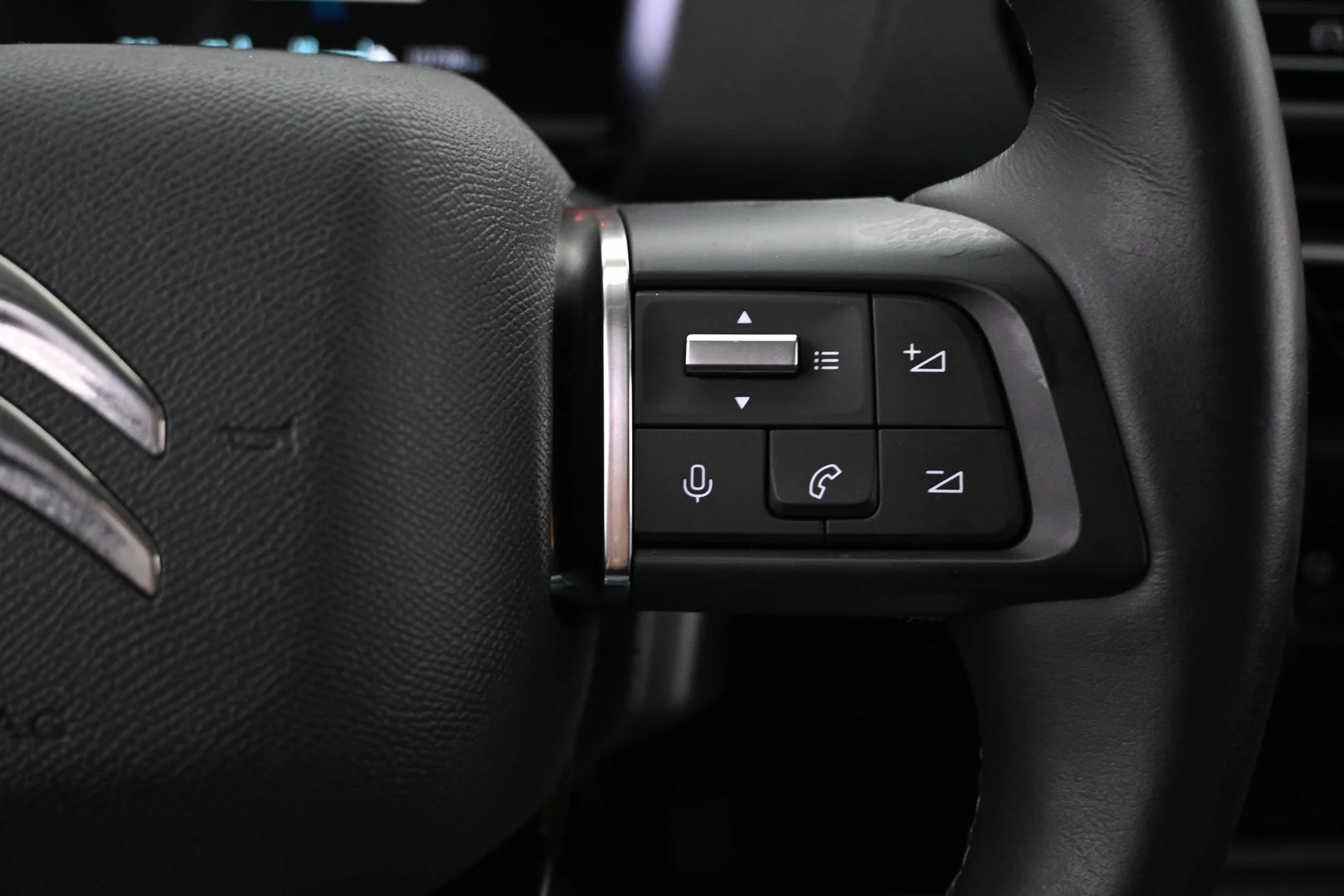 Car Image - 78w81KGSWoIUJGU5kh44XE