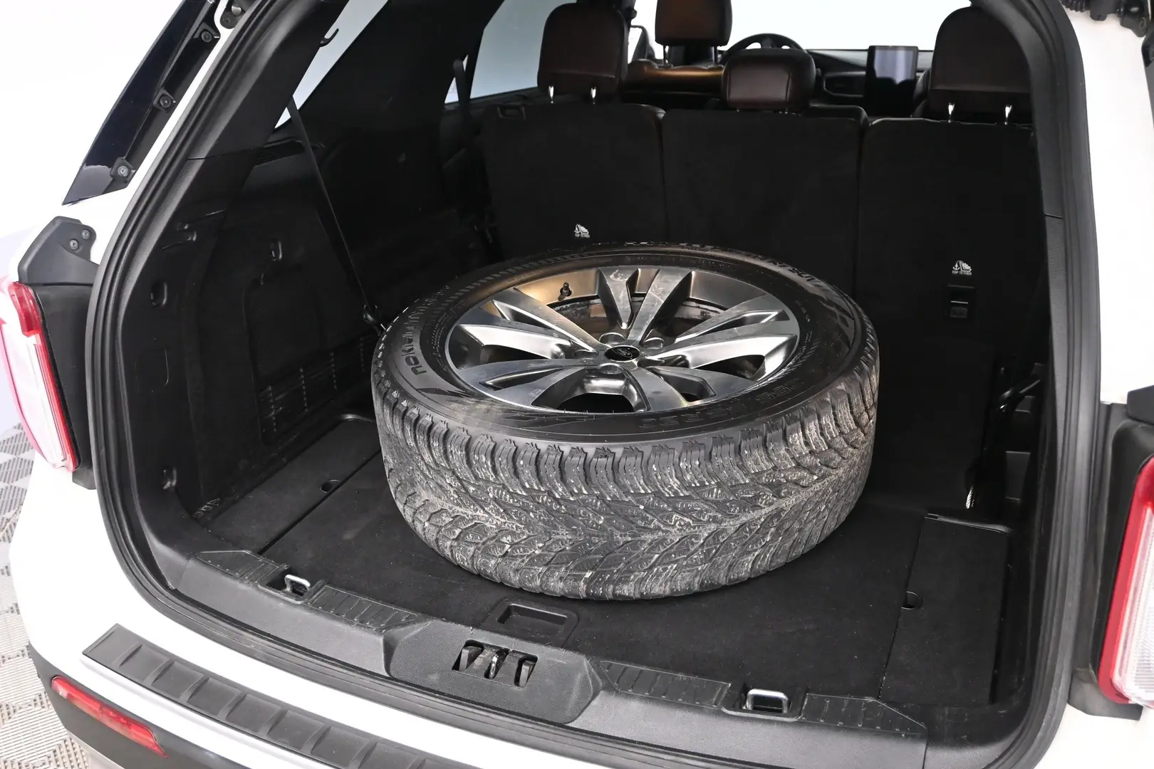 Car Image - 3tUXM4OLHujTWzotbVIg0Y