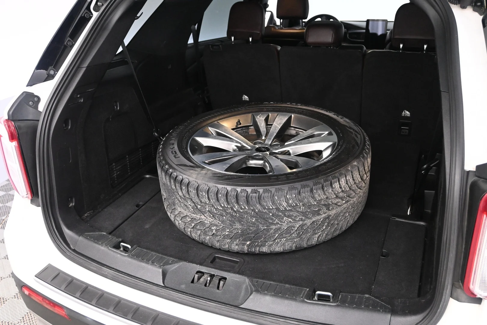Car Image - 3tUXM4OLHujTWzotbVIg0Y