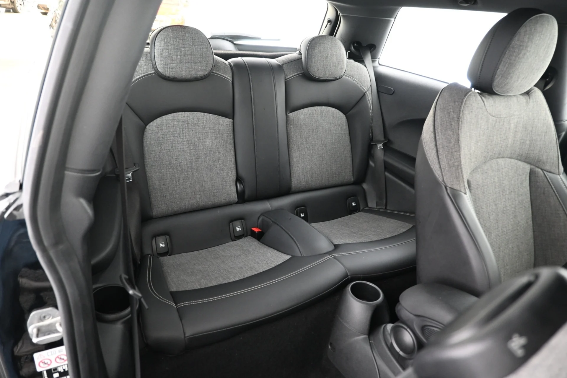 Car Image - 7n0kUmaQM71VImx64YKxsO