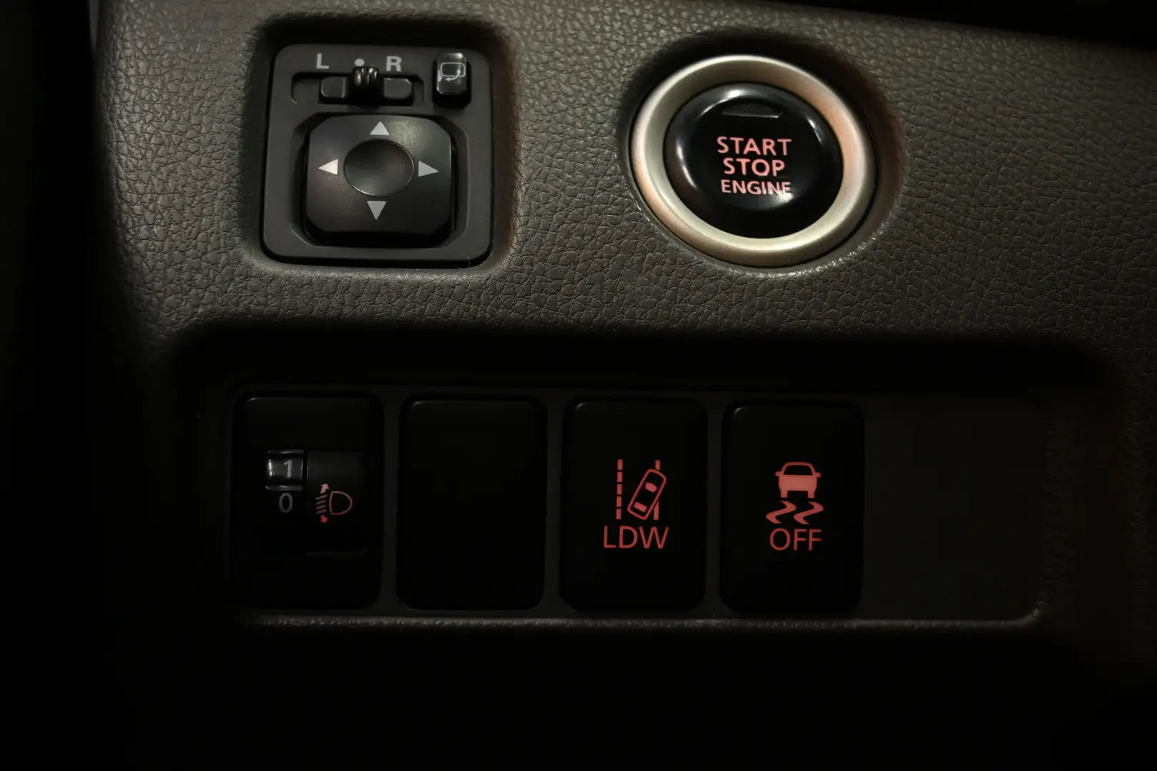 Car Image - 3ynlMkcD7IYbDmWaYdHtzC