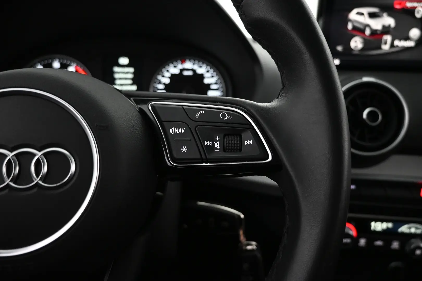 Car Image - 5QgoLNcioxKUQHyGHKXy4b