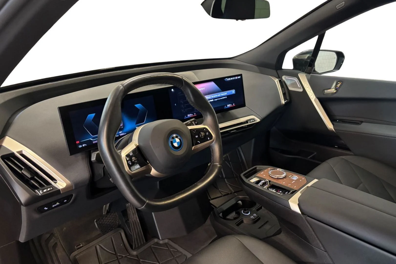 Car Image - 2h4Z5sZPaHOswDLpoX5VU1