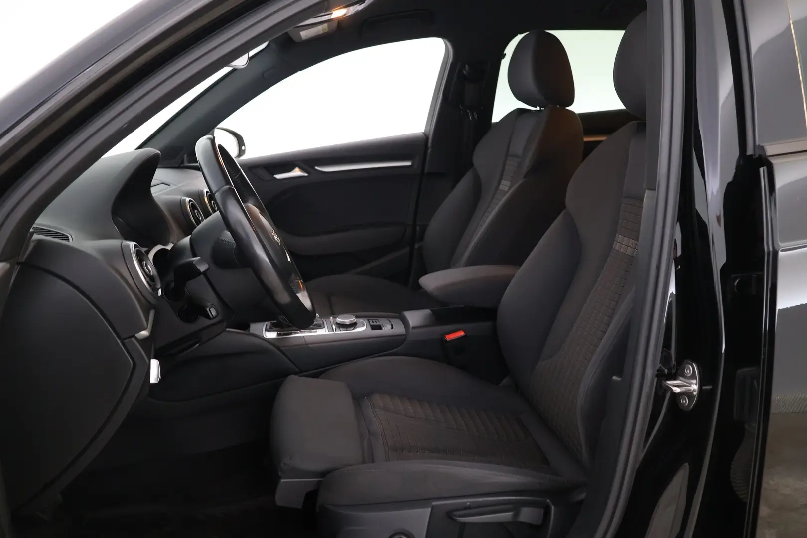 Car Image - 5FwMPiA0Y0BSw9keIxRbLd