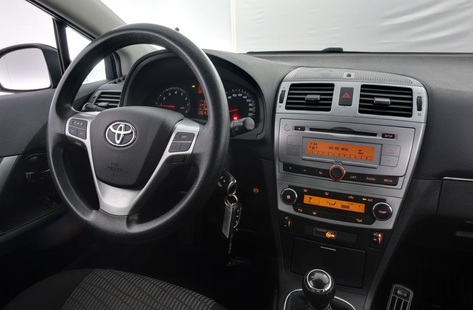 Car Image - Kn3QfMfeQZYuOOrU9DrVO