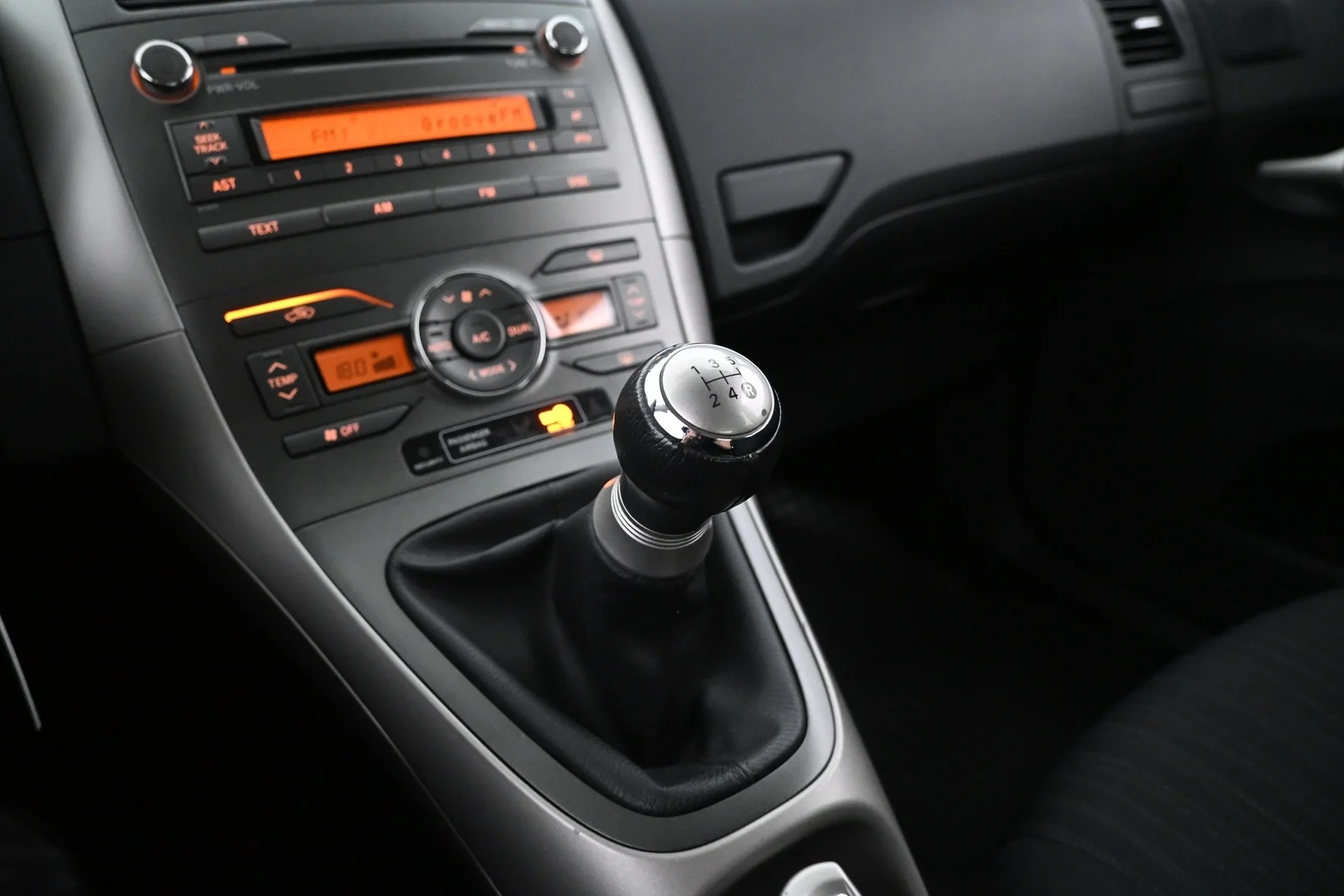 Car Image - 2iZ7bklGFdwb69Oa2PWwR4