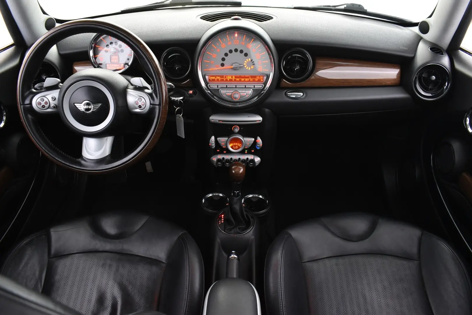 Car Image - 44M3Uwio37nICO6c0tV7Cb