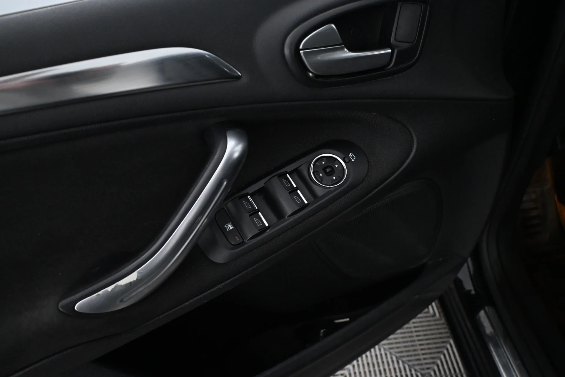 Car Image - 0j47KMCUyEObXx3jVf4Tu