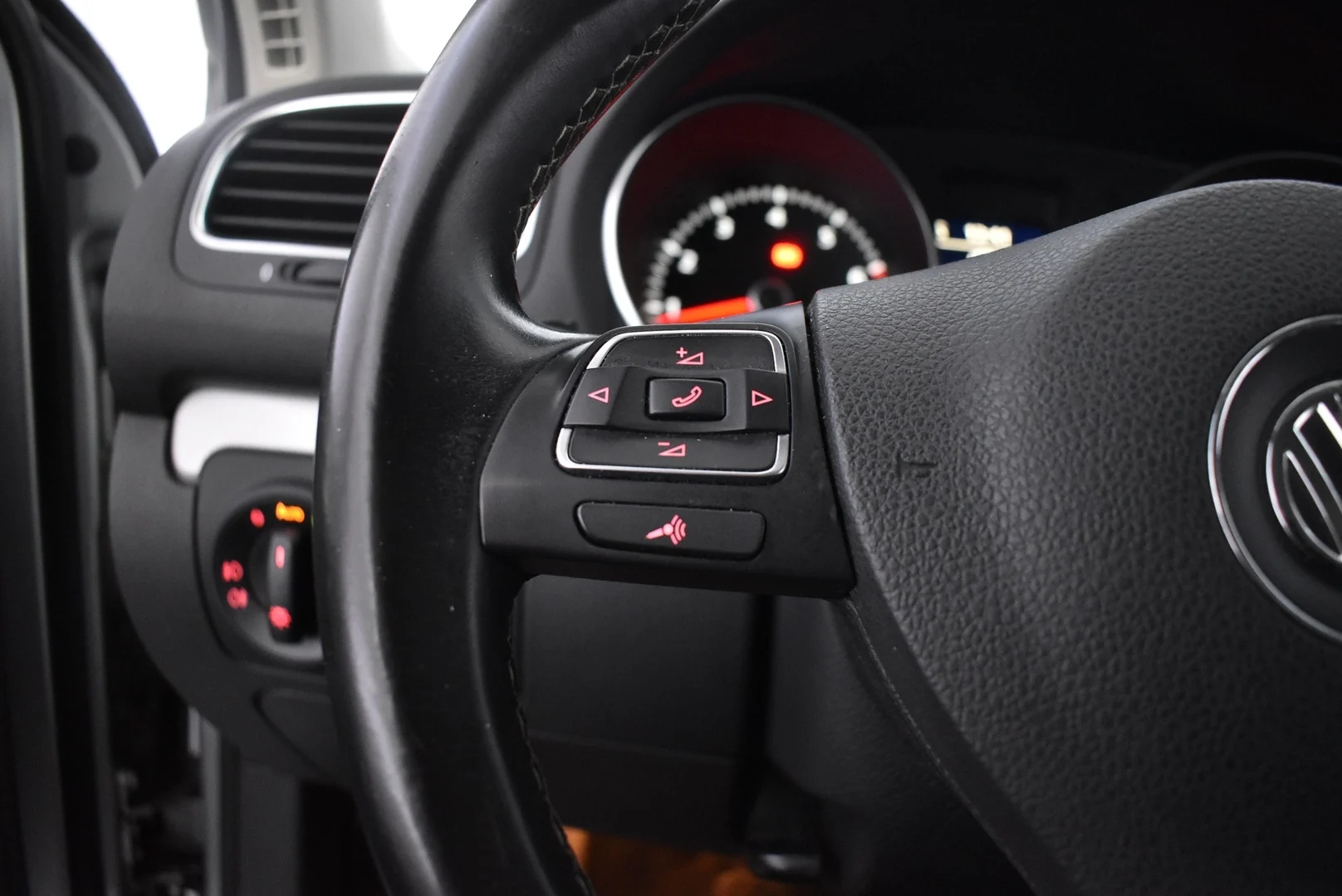 Car Image - tPecNNuE6pGeQL2osxPPP