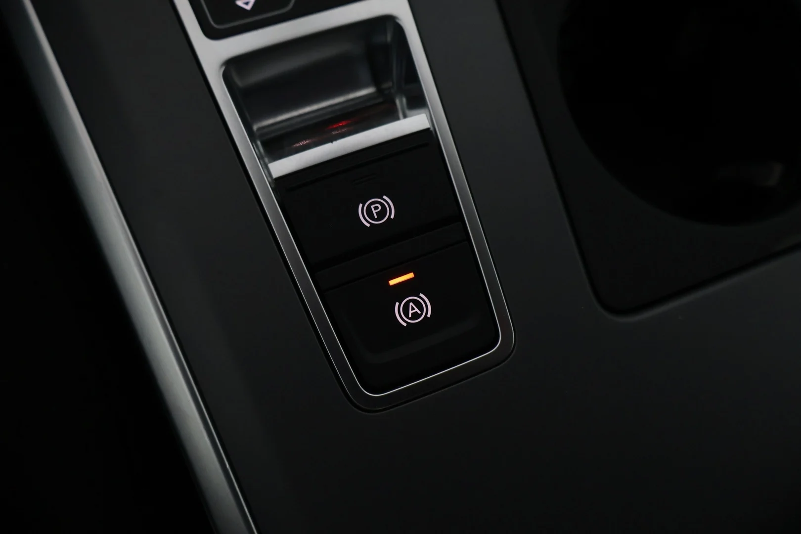 Car Image - 5L1OTJaJ0VXokvxLikw8T6