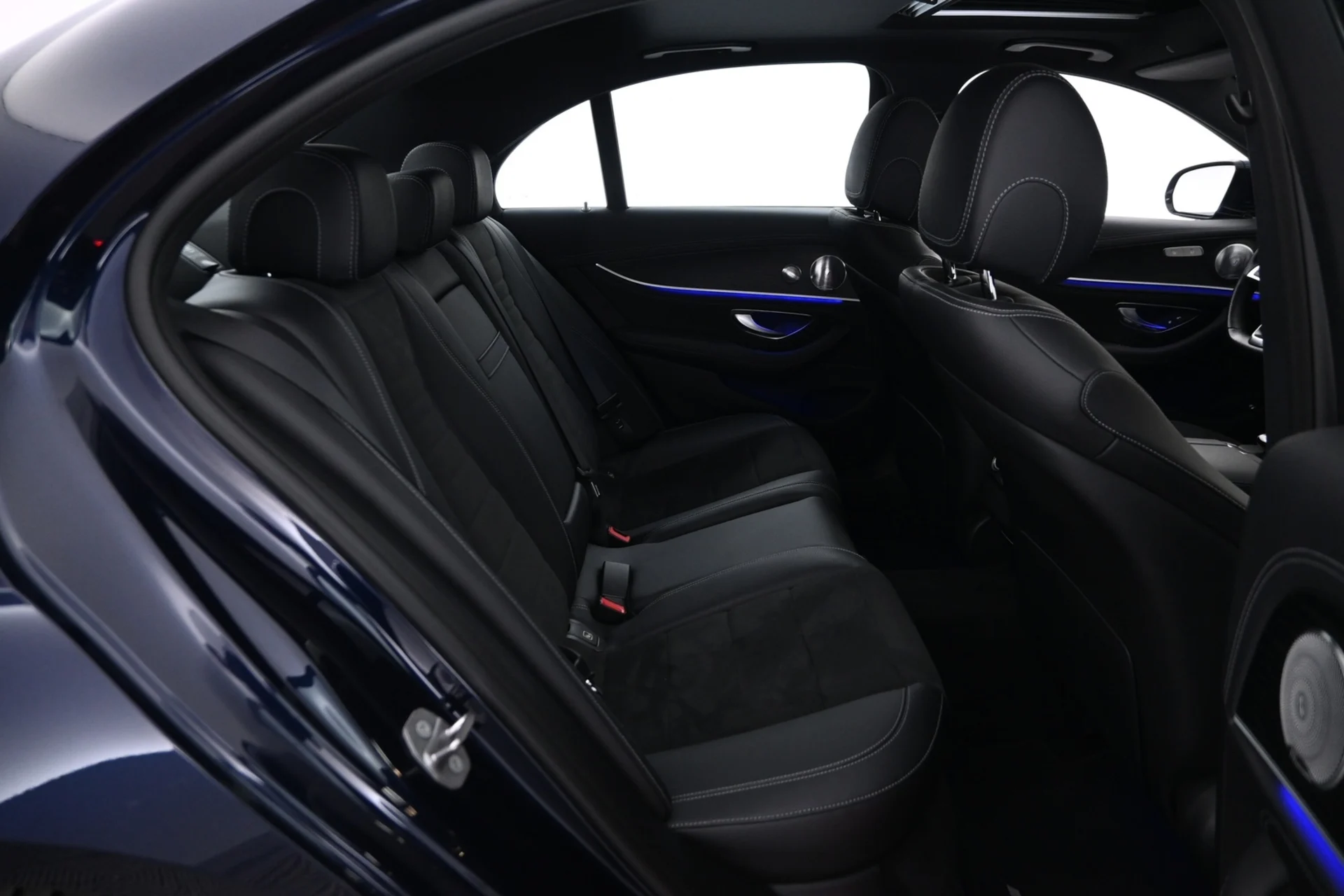 Car Image - 60gFY4Nr4UzNzPBzEoRlTa