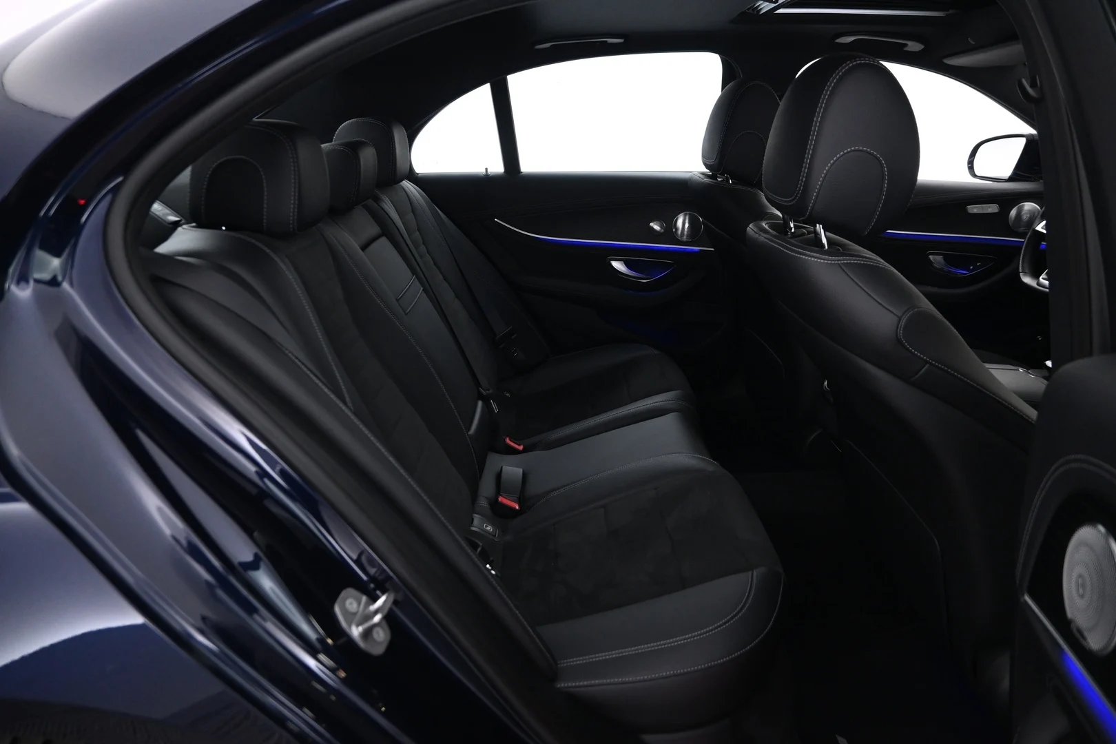 Car Image - 60gFY4Nr4UzNzPBzEoRlTa