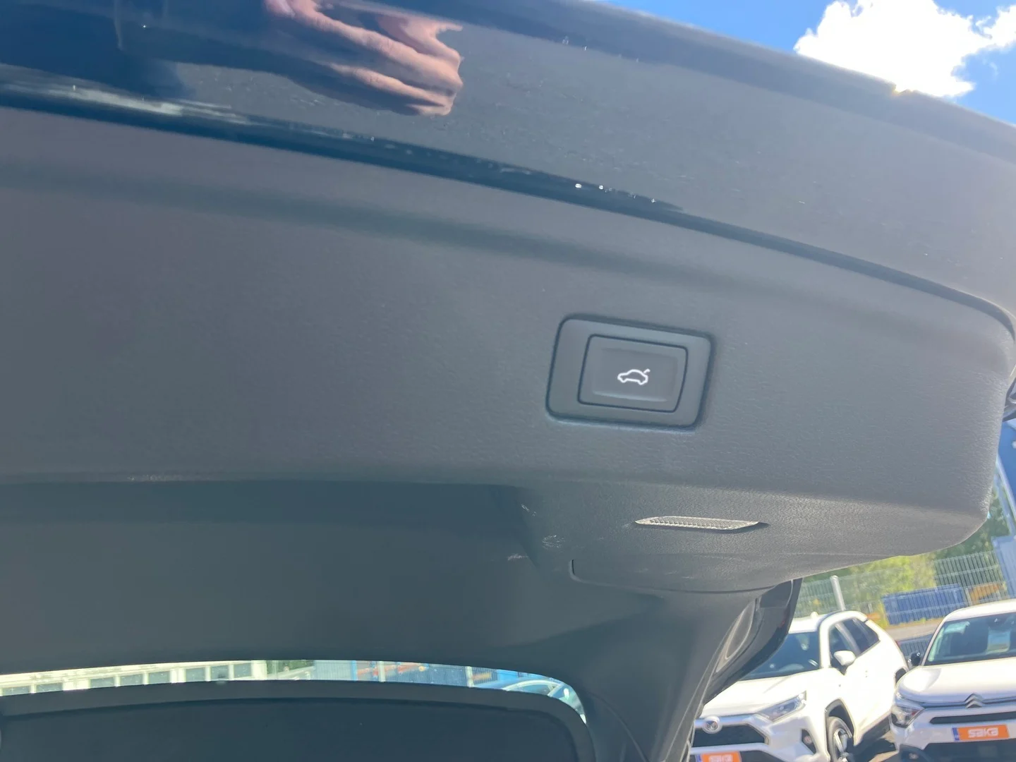 Car Image - 1Mpar57Bm4EUOhXoRNGDjL