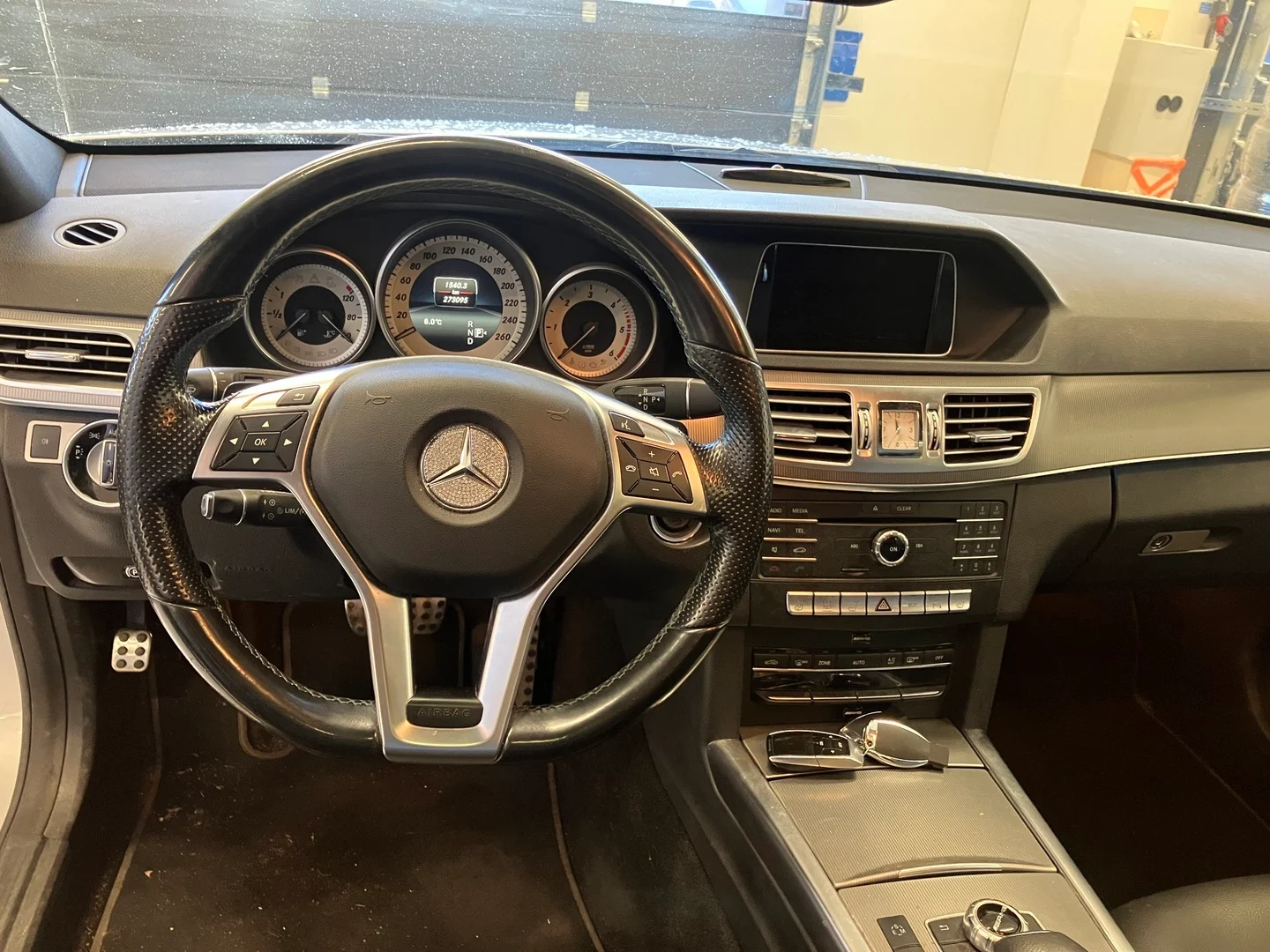 Car Image - 4hXeWDxs17lh4Zc8OuEnjM