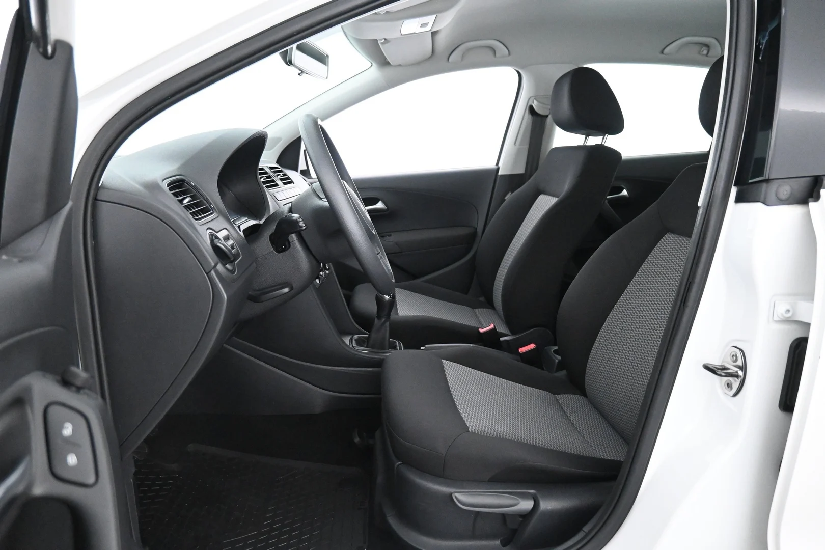 Car Image - 6DQIobg6h1TOzk7xocfFdj