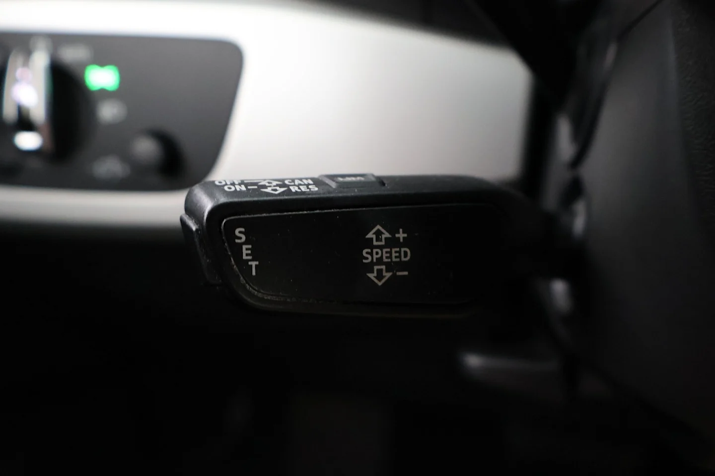 Car Image - AMRO3LDriiJpxgAlJ9ZHt