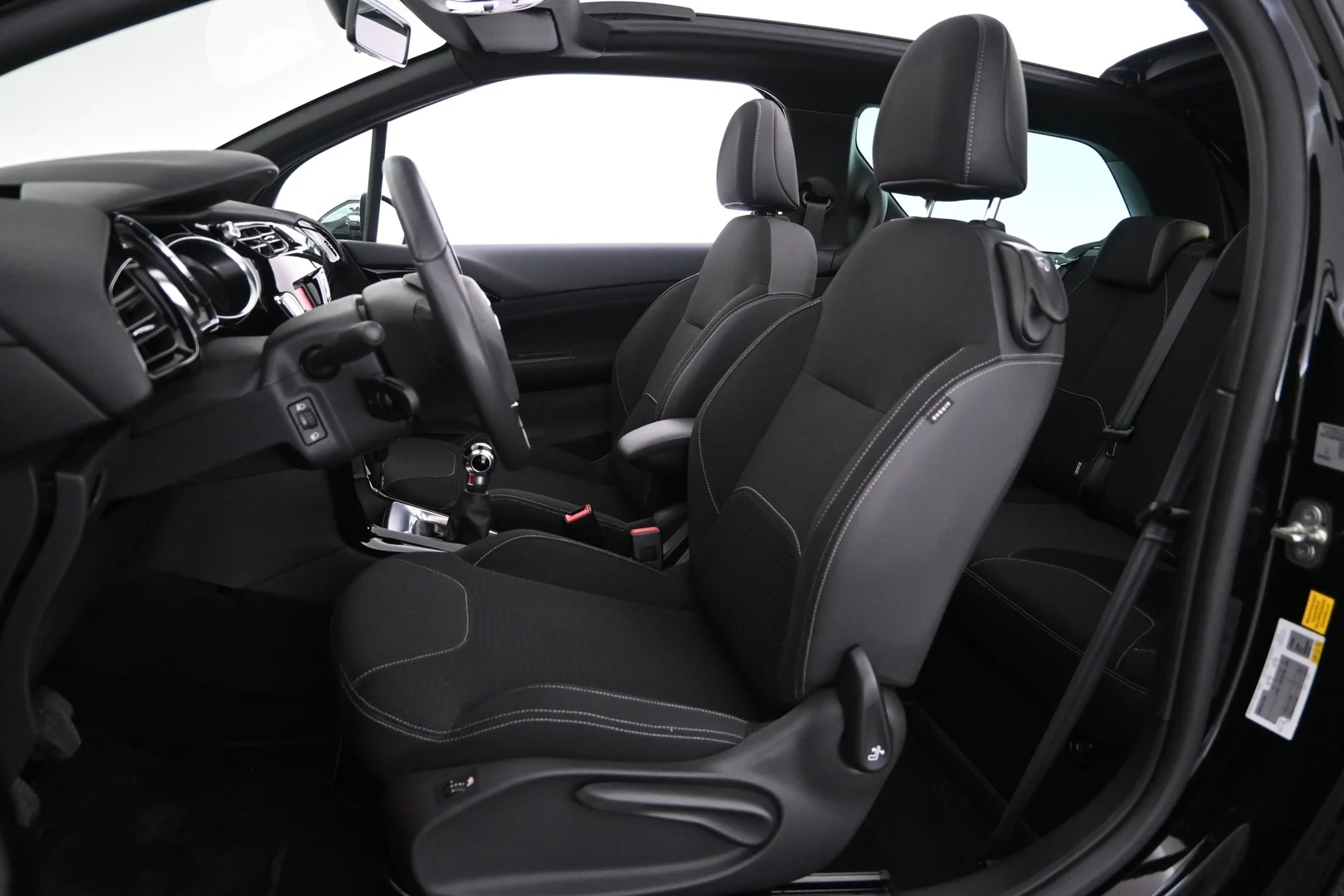 Car Image - xqlHiyB3ajRM6RiQARzM0