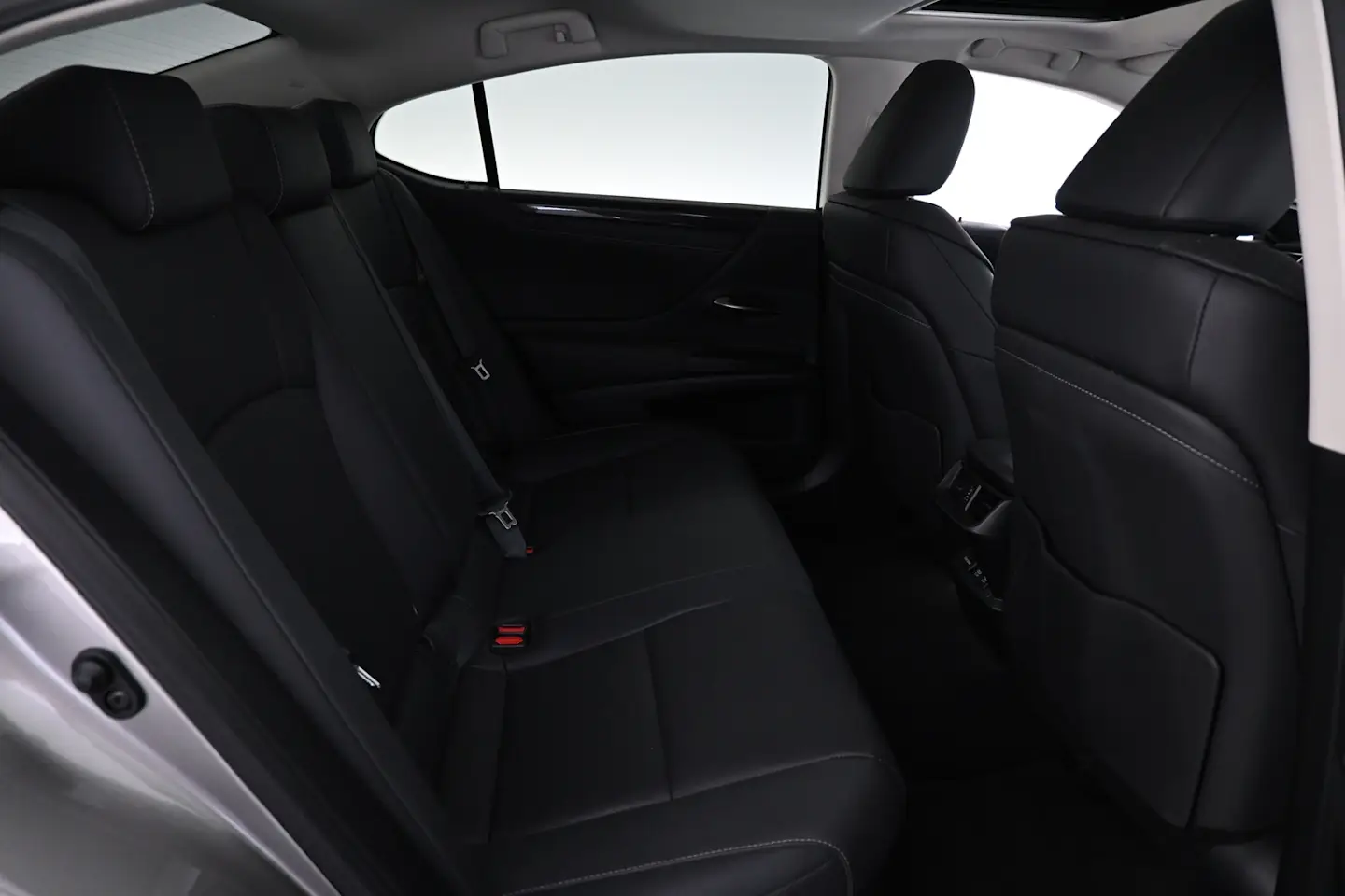 Car Image - CGBPHmOPNteaIdbEZN2fb