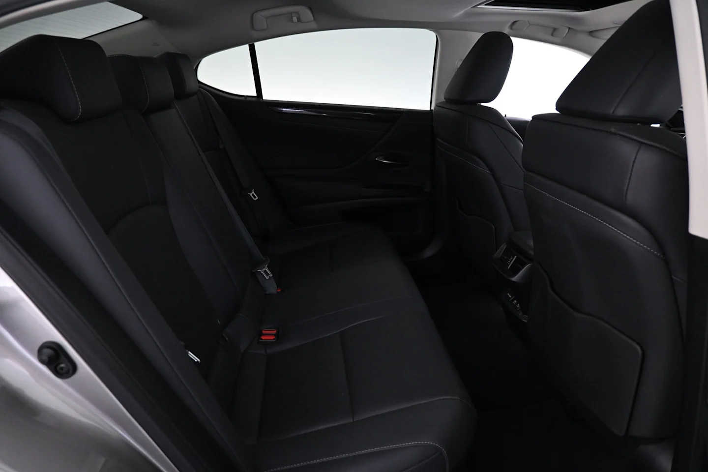 Car Image - CGBPHmOPNteaIdbEZN2fb