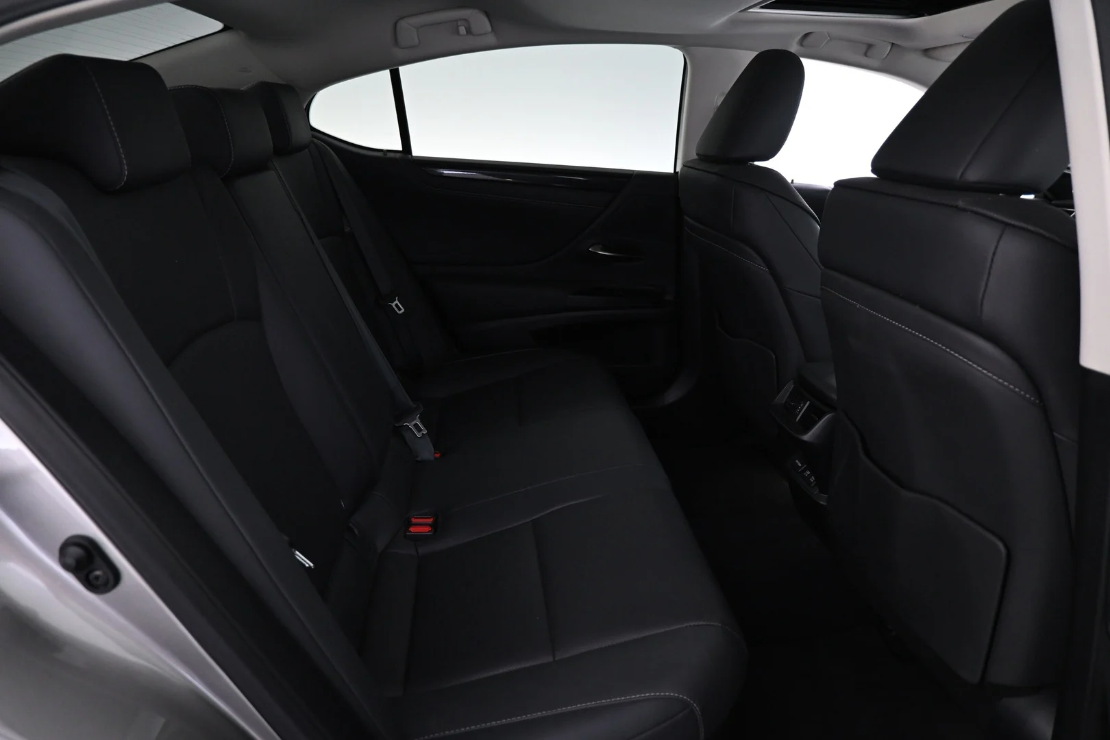 Car Image - CGBPHmOPNteaIdbEZN2fb