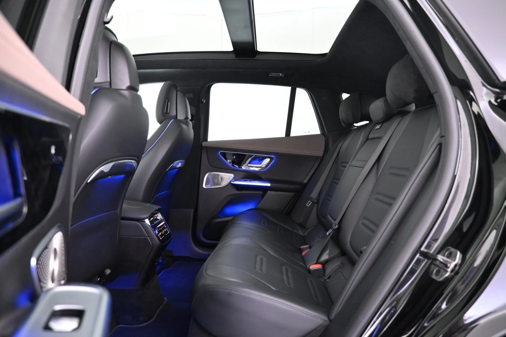 Car Image - 5Q9anwwMq0HcScc3CxXV3G