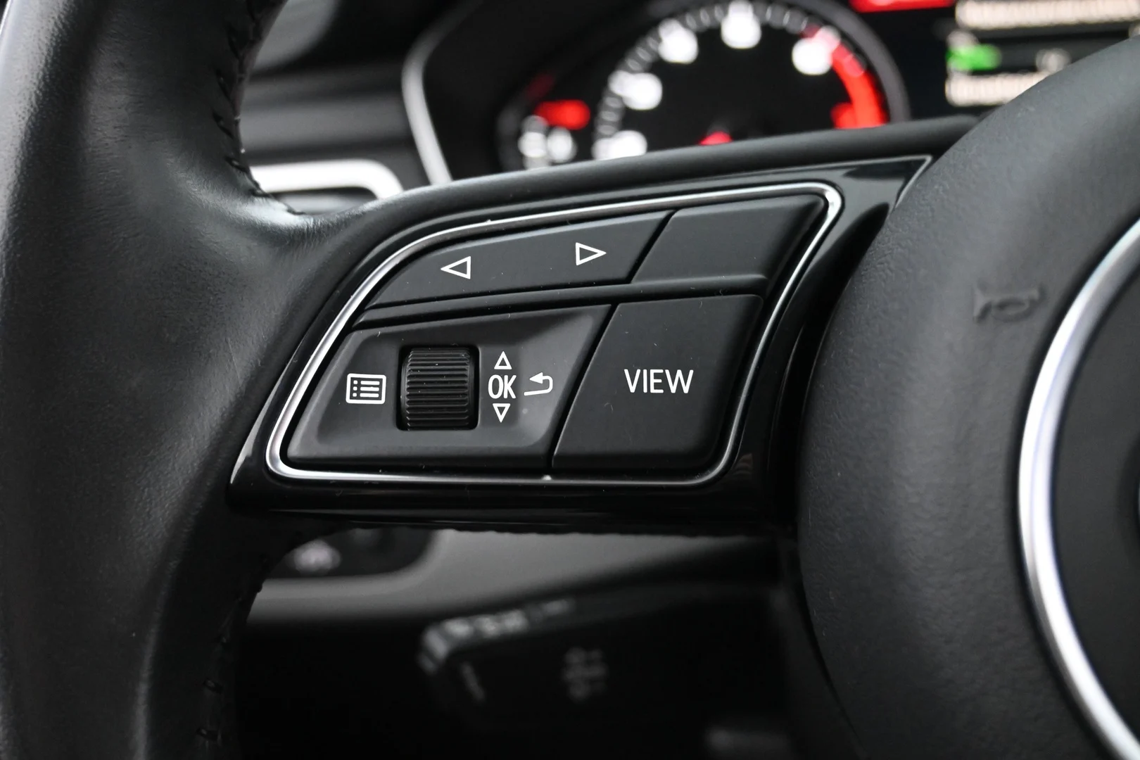 Car Image - 3P9JccJCkTEMR4Q6Z7bO7w