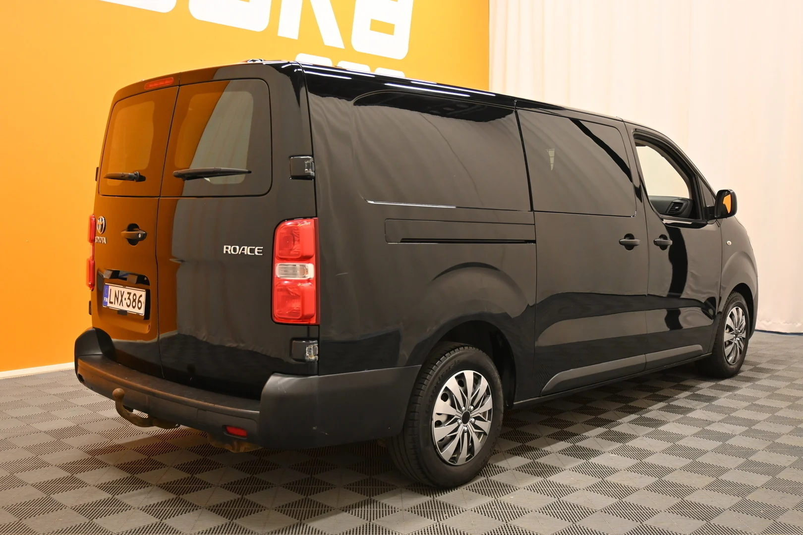 Car Image - 54n1CMzTYO4I27EGh4IoEI