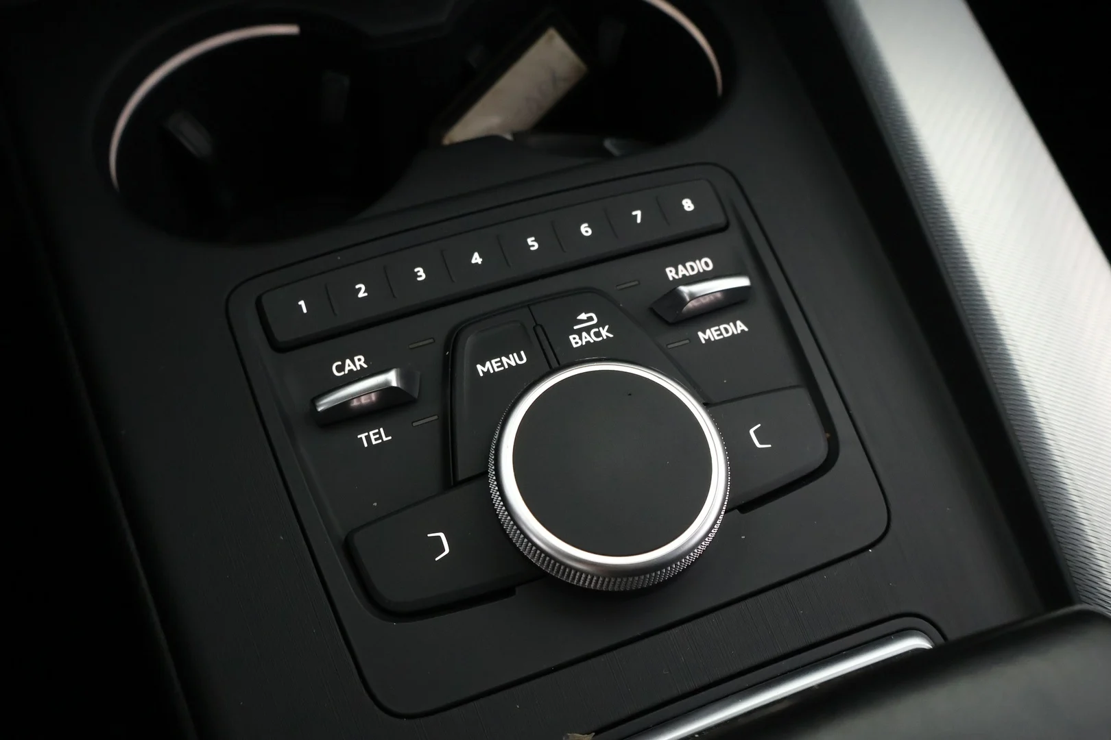 Car Image - ZFoNA7uoi1W0VLLggmUvd