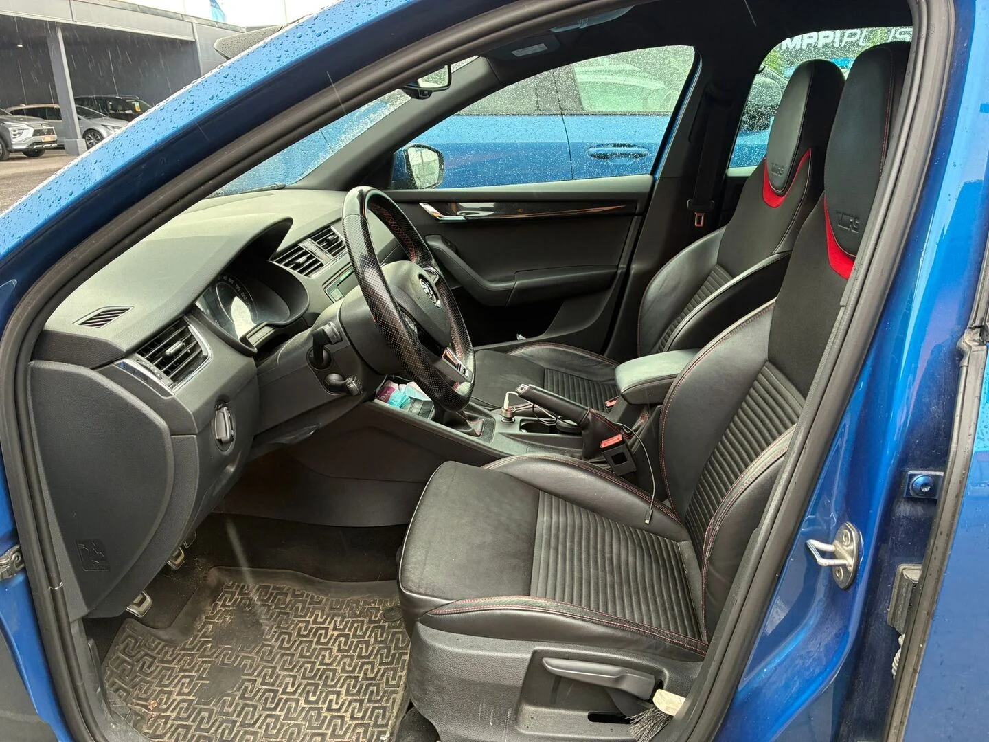Car Image - 3kUgt54nltf7PWx54mkp5U