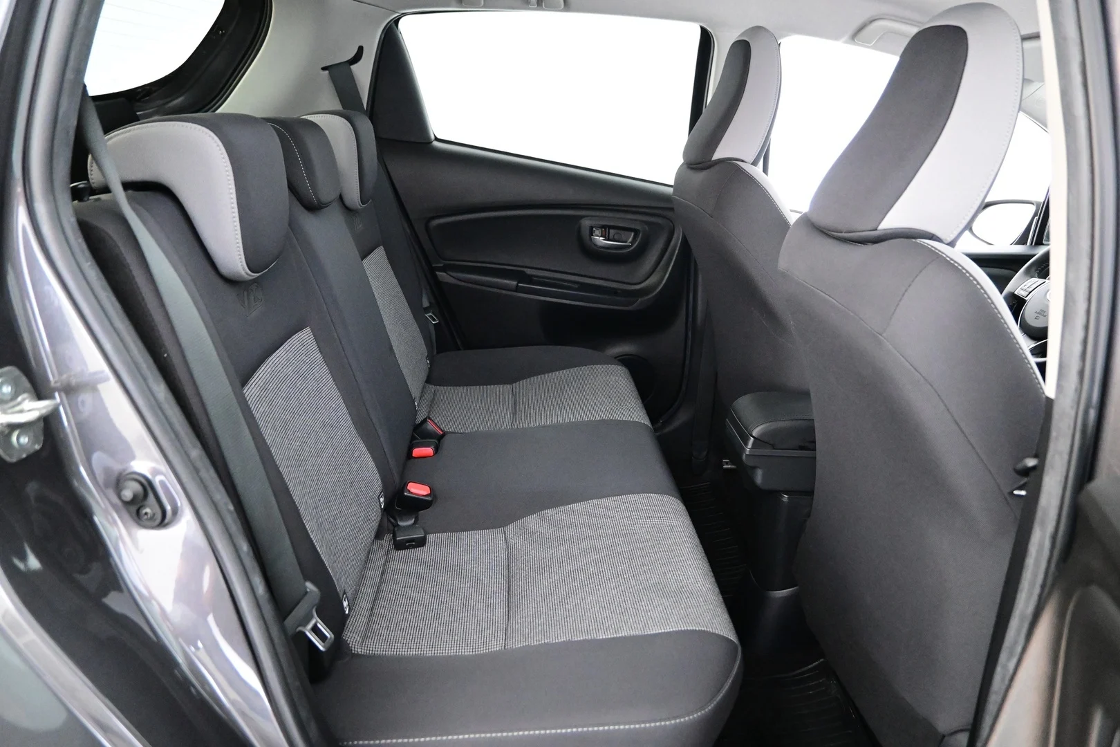 Car Image - 2Co01c4Ca75FxBPcv3a5yd